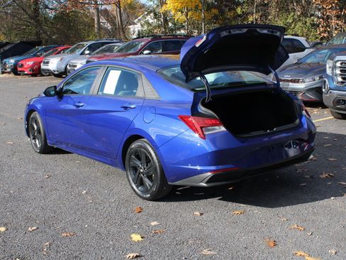 Used 2022 Hyundai Elantra Blue image 7