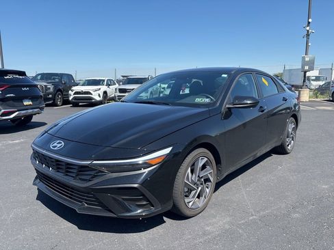 Used 2025 Hyundai Elantra Sport w/ Cargo Package FWD image 7