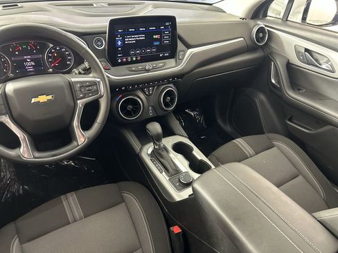 Used 2025 Chevrolet Blazer LT FWD image 23