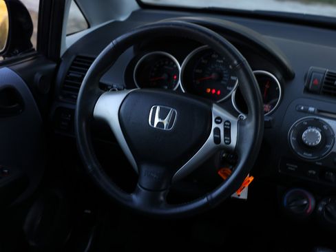 Used 2008 Honda Fit Sport image 25