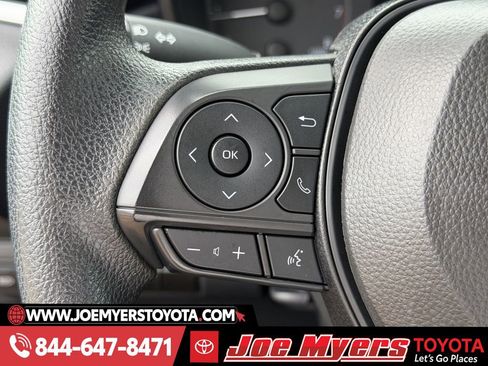 Used 2025 Toyota Corolla LE image 23