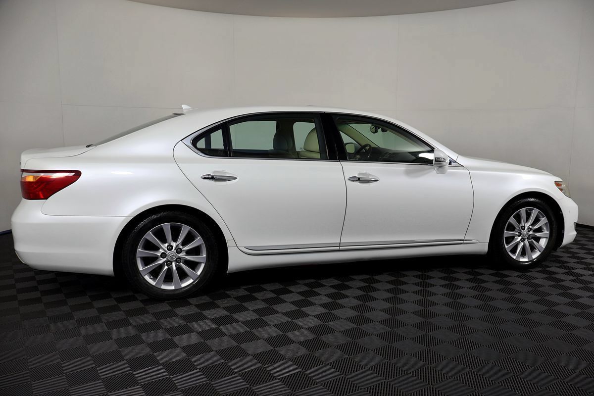 Used 2010 Lexus LS 460 L w/ Luxury Pkg AWD/4WD image 2