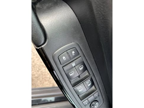 Used 2019 Jeep Cherokee Latitude Plus image 16