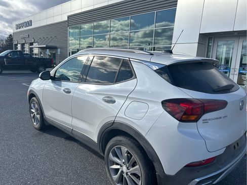 Used 2020 Buick Encore GX Essence w/ Experience Buick Package image 3