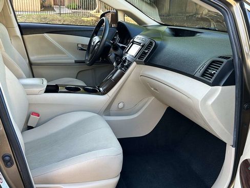 Used 2013 Toyota Venza LE image 23
