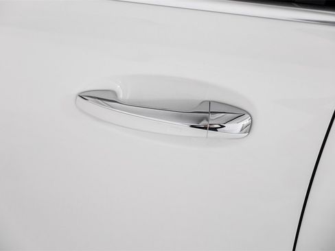 Used 2021 Mercedes-Benz GLB 250 w/ Premium Package image 43