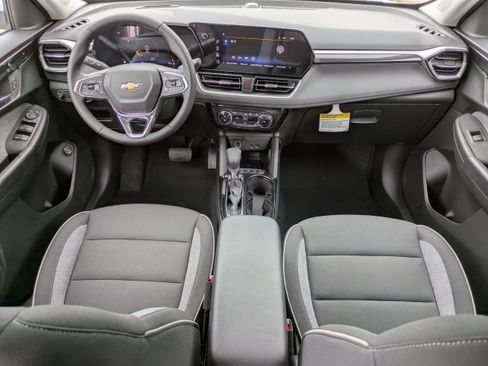 New 2026 Chevrolet TrailBlazer LT w/ Convenience Package FWD image 16