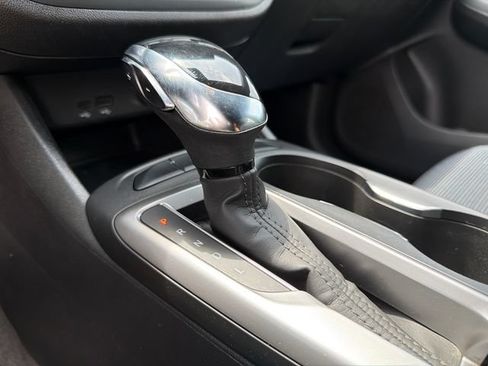 Used 2025 Buick Envista Preferred FWD image 30