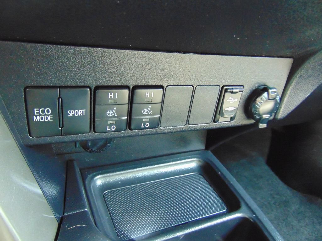 Used 2014 Toyota RAV4 Limited w/ Technology Package AWD/4WD image 20