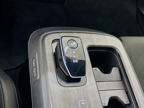 Used 2023 Nissan Ariya AWD image 25