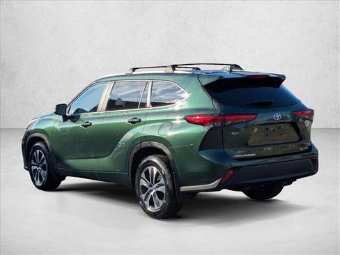Used 2023 Toyota Highlander XLE image 8