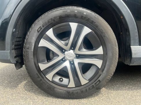 Used 2018 Toyota RAV4 LE w/ All Weather Liner Package AWD/4WD image 27