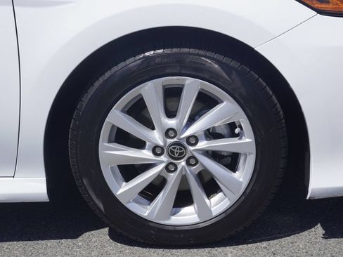 Used 2023 Toyota Camry LE w/ Convenience Package FWD image 10
