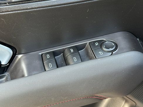 Used 2023 Chevrolet Colorado Z71 w/ Z71 Convenience Package 2 image 12