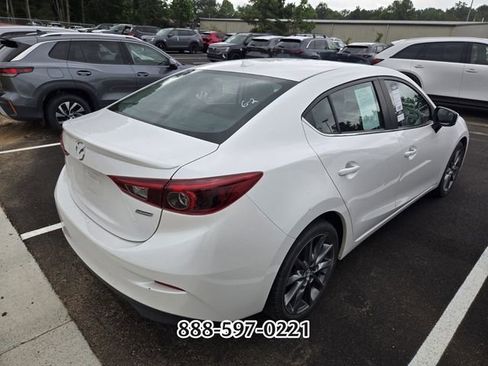 Used 2018 MAZDA MAZDA3 Grand Touring w/ Premium Equipment Package FWD image 7
