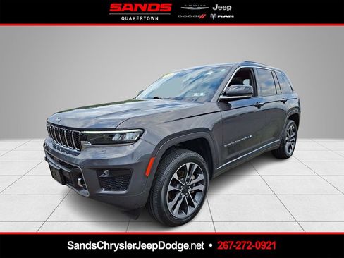 Used 2023 Jeep Grand Cherokee Overland AWD/4WD image 1