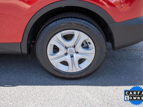 Used 2015 Toyota RAV4 LE image 9