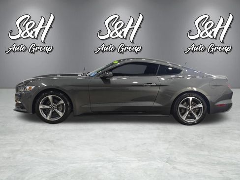 Used 2017 Ford Mustang Coupe w/ Equipment Group 051A RWD image 22