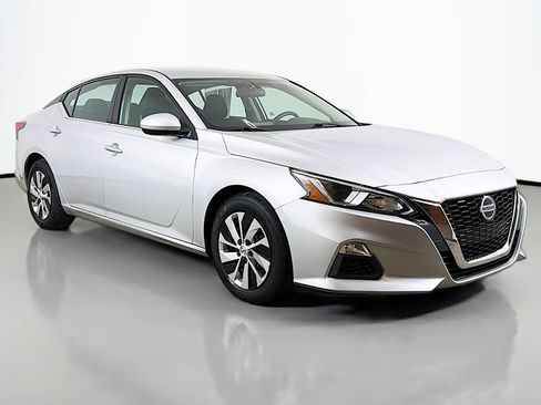 Used 2020 Nissan Altima 2.5 S FWD image 2