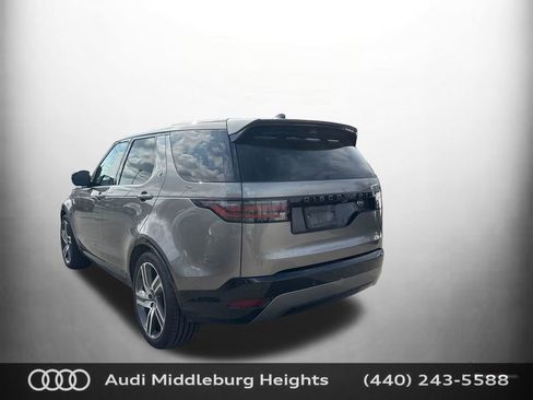 Used 2023 Land Rover Discovery S R-Dynamic image 3