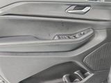 Used 2023 Jeep Grand Cherokee L Laredo image 4