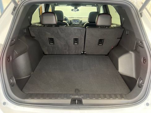 Used 2023 Chevrolet Equinox RS image 43