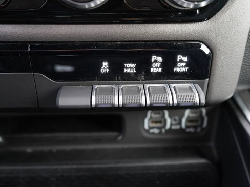 Used 2022 RAM 1500 Big Horn RWD image 13