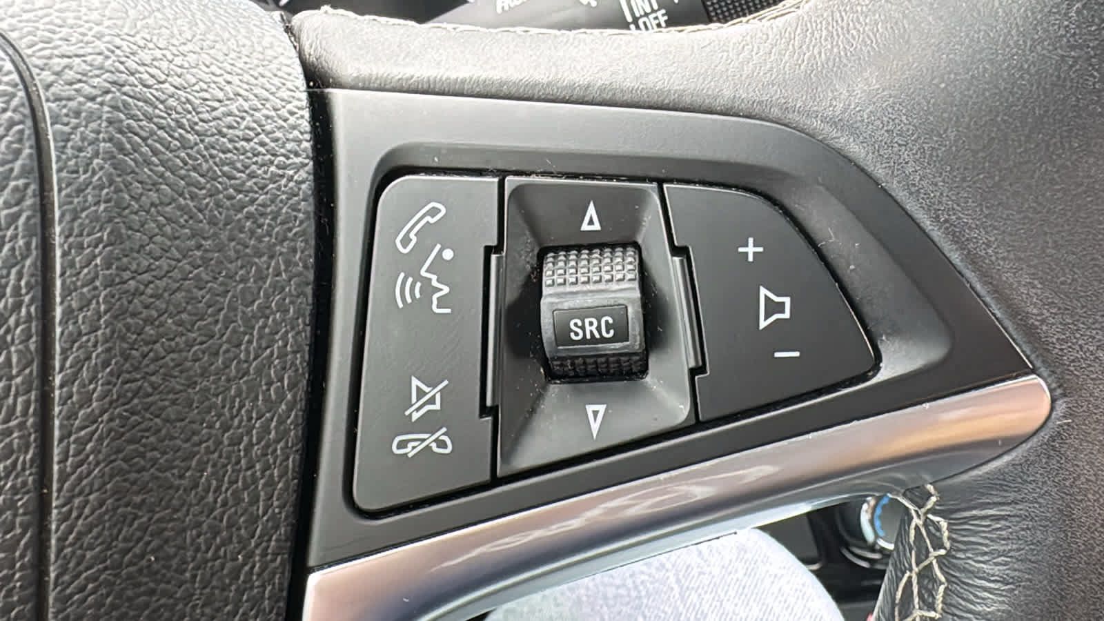 Used 2019 Buick Encore Sport Touring w/ Safety Package AWD/4WD image 12