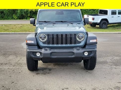 Used 2026 Jeep Wrangler Sport AWD/4WD image 2