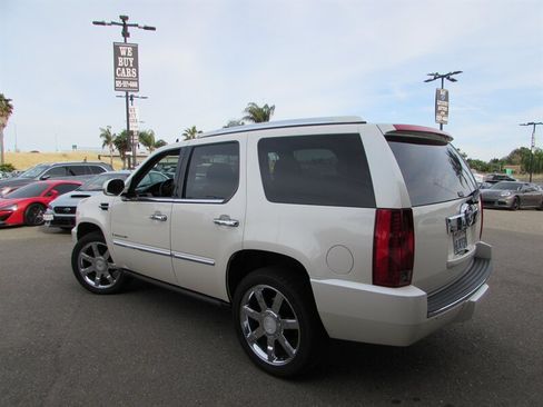 Used 2008 Cadillac Escalade AWD image 4