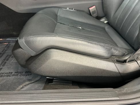 Used 2011 Mercedes-Benz E 550 Sedan w/ Premium 2 Pkg image 15