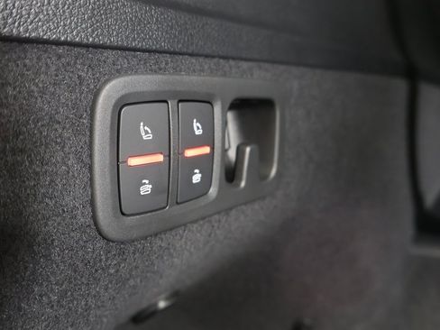 Used 2025 Audi Q7 2.0T Premium w/ Convenience Plus Package image 16