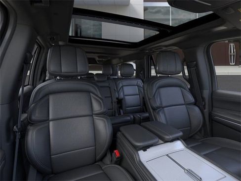 New 2025 Lincoln Navigator L Reserve w/ Jet Appearance Package image 10
