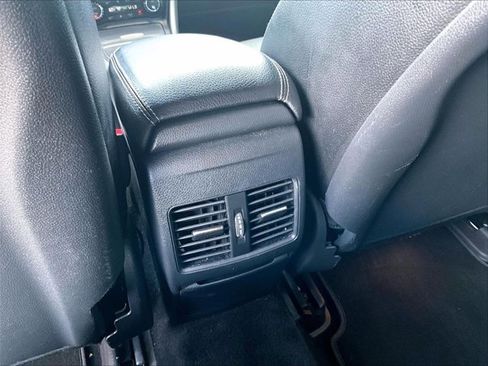 Used 2016 Mercedes-Benz CLA 250 image 24