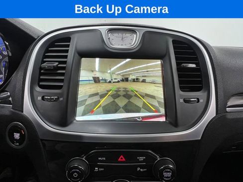 Used 2023 Chrysler 300 Touring L w/ Comfort Group image 21