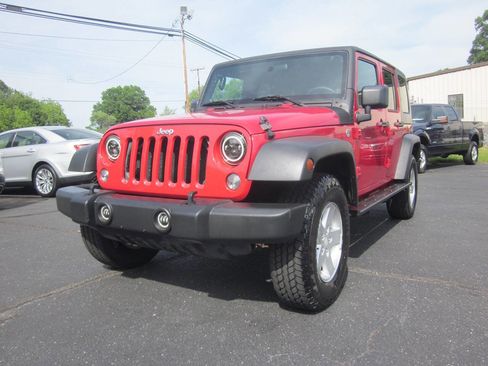 Used 2010 Jeep Wrangler Unlimited Sport AWD/4WD image 35