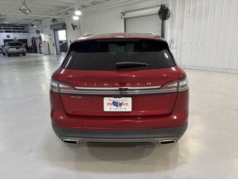 Used 2021 Lincoln Nautilus FWD w/ Equipment Group 101A image 4