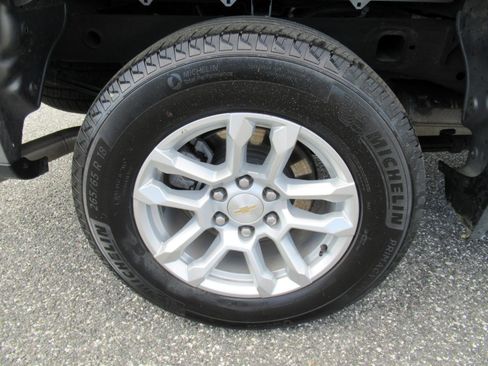 Used 2023 Chevrolet Silverado 1500 LT AWD/4WD image 8