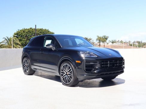 New 2026 Porsche Cayenne AWD/4WD image 7