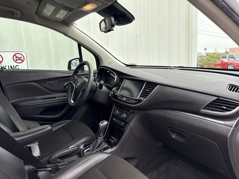 Used 2021 Buick Encore Preferred image 27