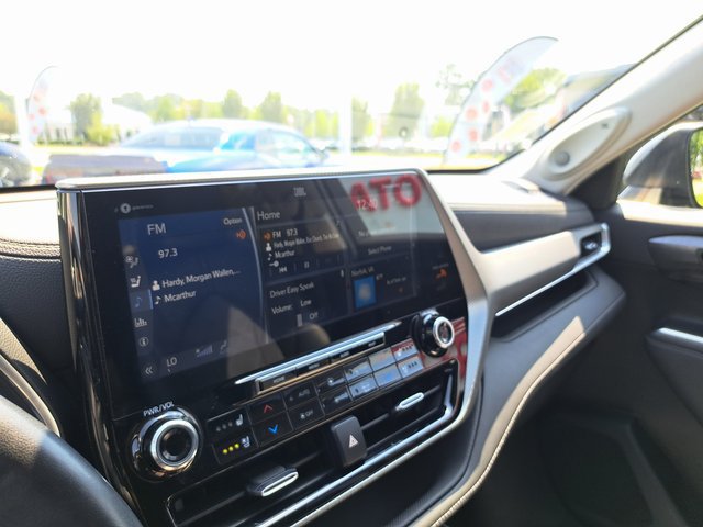Used 2020 Toyota Highlander Platinum AWD/4WD image 16
