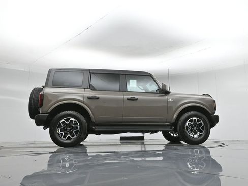 Certified 2026 Ford Bronco Outer Banks AWD/4WD image 11