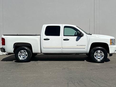 Used 2011 Chevrolet Silverado 1500 LT w/ All-Star Edition RWD image 3