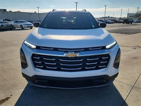Used 2025 Chevrolet Equinox LT w/ Convenience Package II image 8