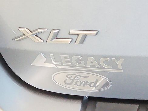 Used 2021 Ford Explorer XLT w/ Equipment Group 202A AWD/4WD image 23