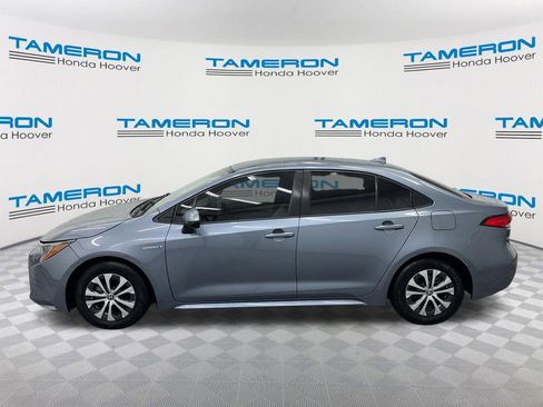 Used 2020 Toyota Corolla LE FWD image 2