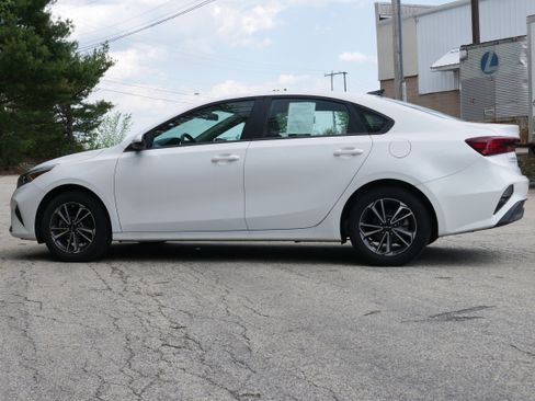 Used 2024 Kia Forte LXS FWD image 3