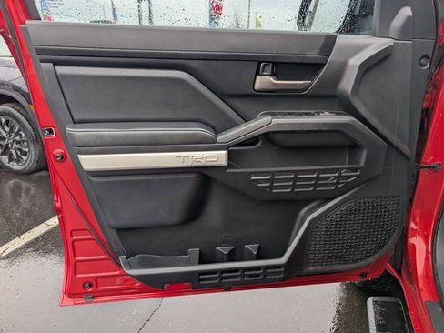 Used 2024 Toyota Tacoma TRD Off-Road image 9