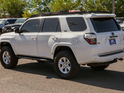 Used 2020 Toyota 4Runner SR5 AWD/4WD image 7