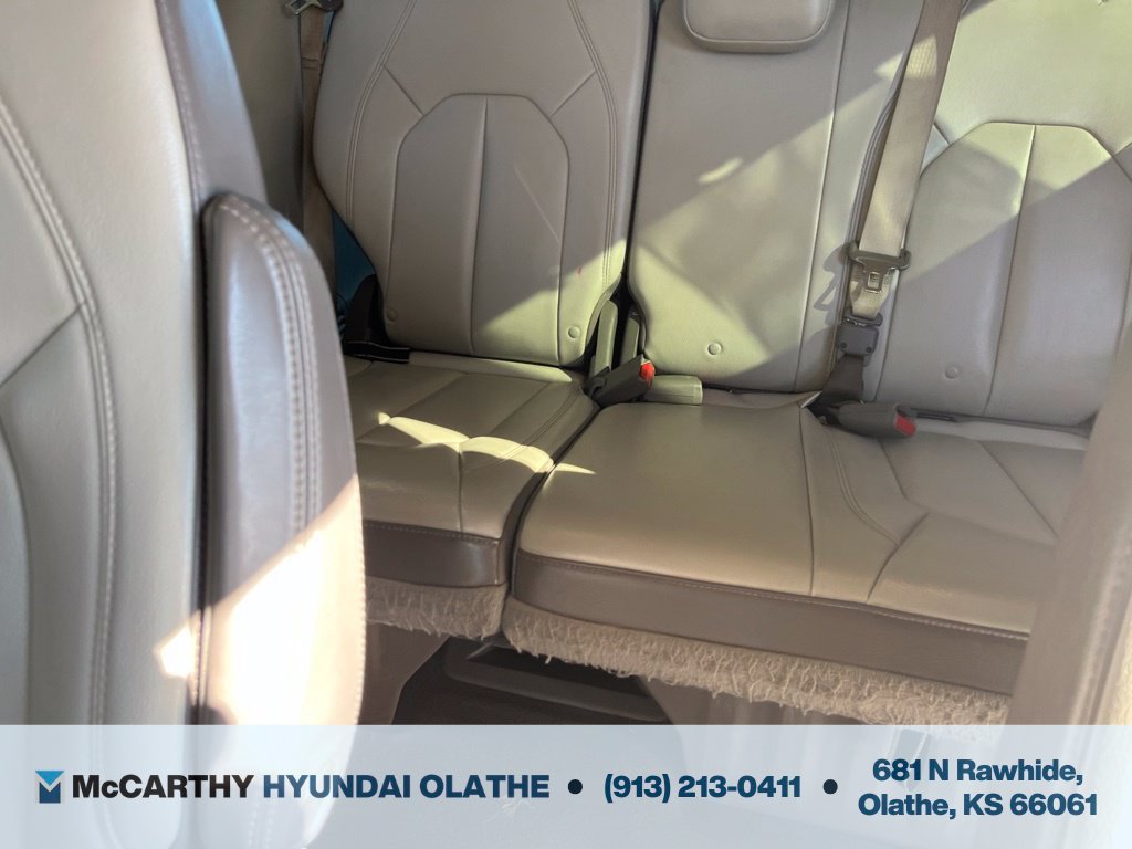 Used 2017 Chrysler Pacifica Touring-L FWD image 14